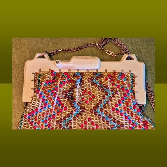Authentic Early 20th Century Glass Beaded Art Deco Purse with Bakelite Frame - Picture 3 of 6
